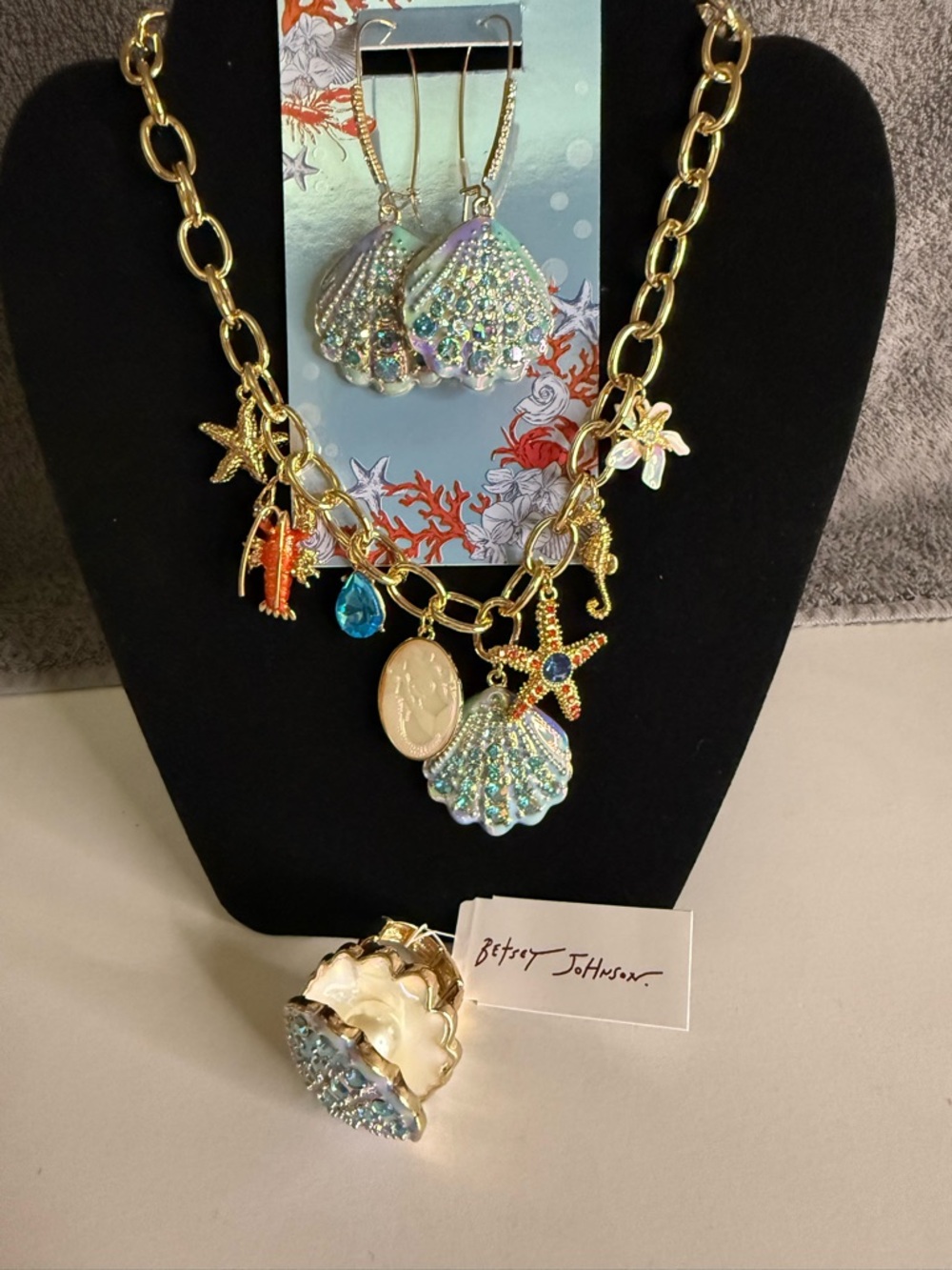🐚Betsey Johnson Iridescent Shell Charm Necklace, Earring and Ring Trio